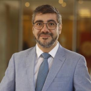 Dr. Fernando Valenzuela